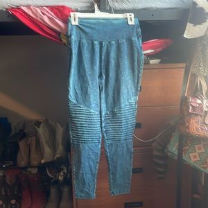 denim inspired 3/4 length leggings